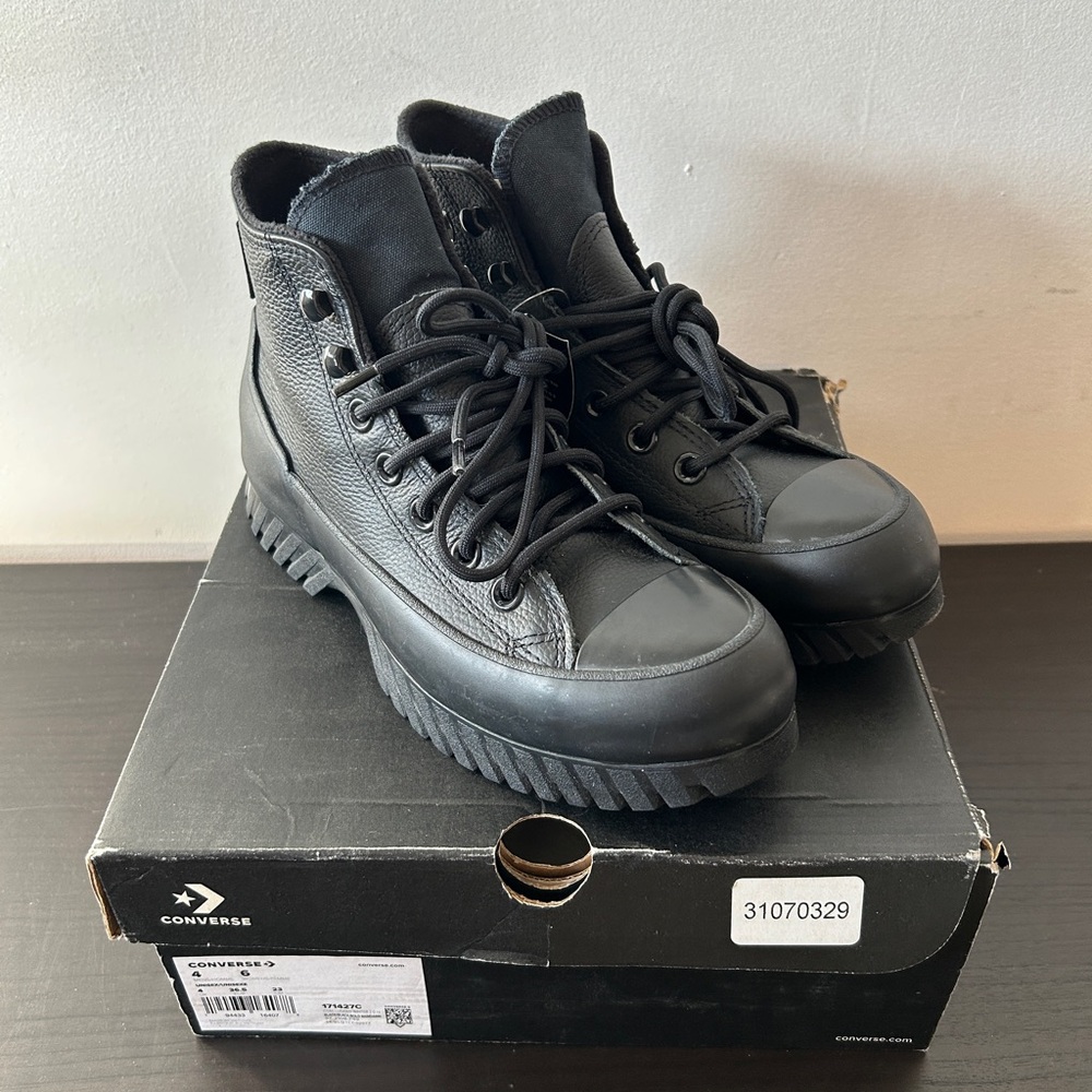 Converse Women’s Cold Fusion Chuck Taylor All Star Lugged Winter 2.0 High Top